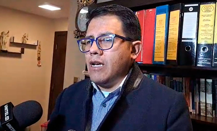 Abogado de Sokol acusa una trama para apartarlo del cargo con un audio cortado y proceso en “tiempo récord”