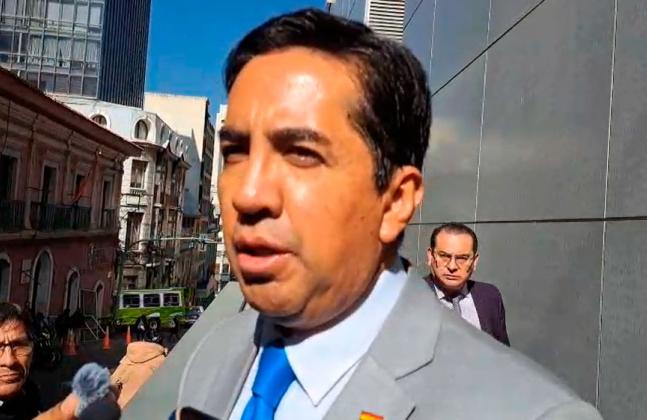 Ministro Bascopé critica “selectividad” de la Fiscalía: desproporcionada con Medinaceli y contemplativa con otros