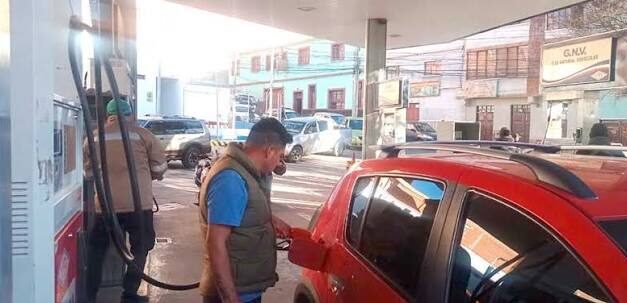 TRANSPORTE DE POTOSÍ SE DECLARA EN ESTADO DE EMERGENCIA POR LA ESCASEZ DE DIÉSEL Y GASOLINA