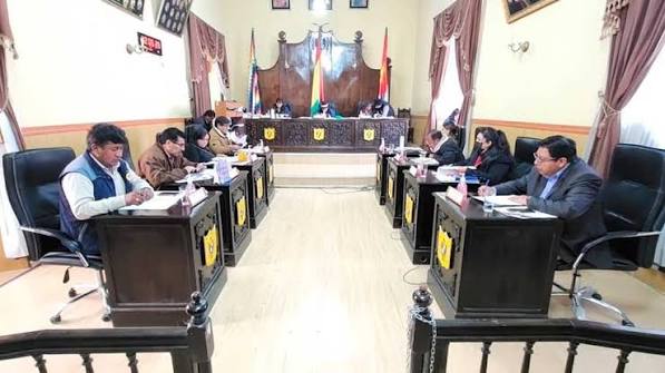 COMISIONES DEL CONCEJO MUNICIPAL DE POTOSÍ REVISAN ARTÍCULOS DE LA LEY DE LA FESTIVIDAD DE CH’UTILLOS