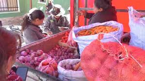 INTENDENCIA MUNICIPAL DE POTOSÍ DONA VERDURAS Y FRUTAS A LOS CENTROS PENIEL Y PENAL DE CANTUMARCA