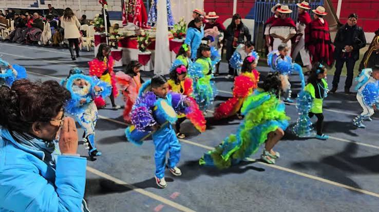 KINDER ANDREA ARIAS Y CUIZA ORGANIZA LA FESTIVIDAD DE MINI CH’UTILLOS CON LA PARTICIPACIÓN DE NIÑOS Y NIÑAS