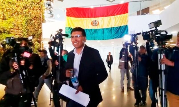 Suspendido del Senado, Nilton Condori se compara con Evo y anuncia candidatura en 2030