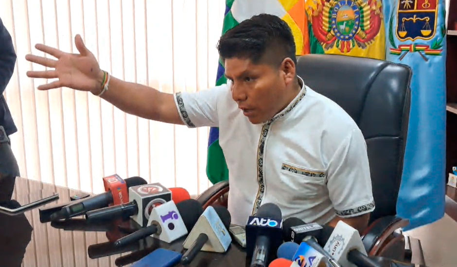 Loza rechaza “invasión judicial” de EEUU tras la lista de vetados