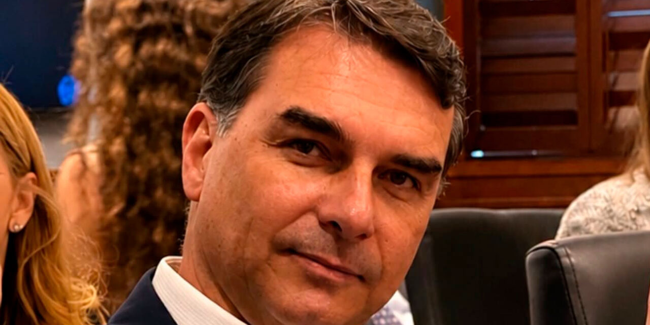 Justicia de Brasil ordena investigación contra Flávio Bolsonaro por financiación irregular de su campaña